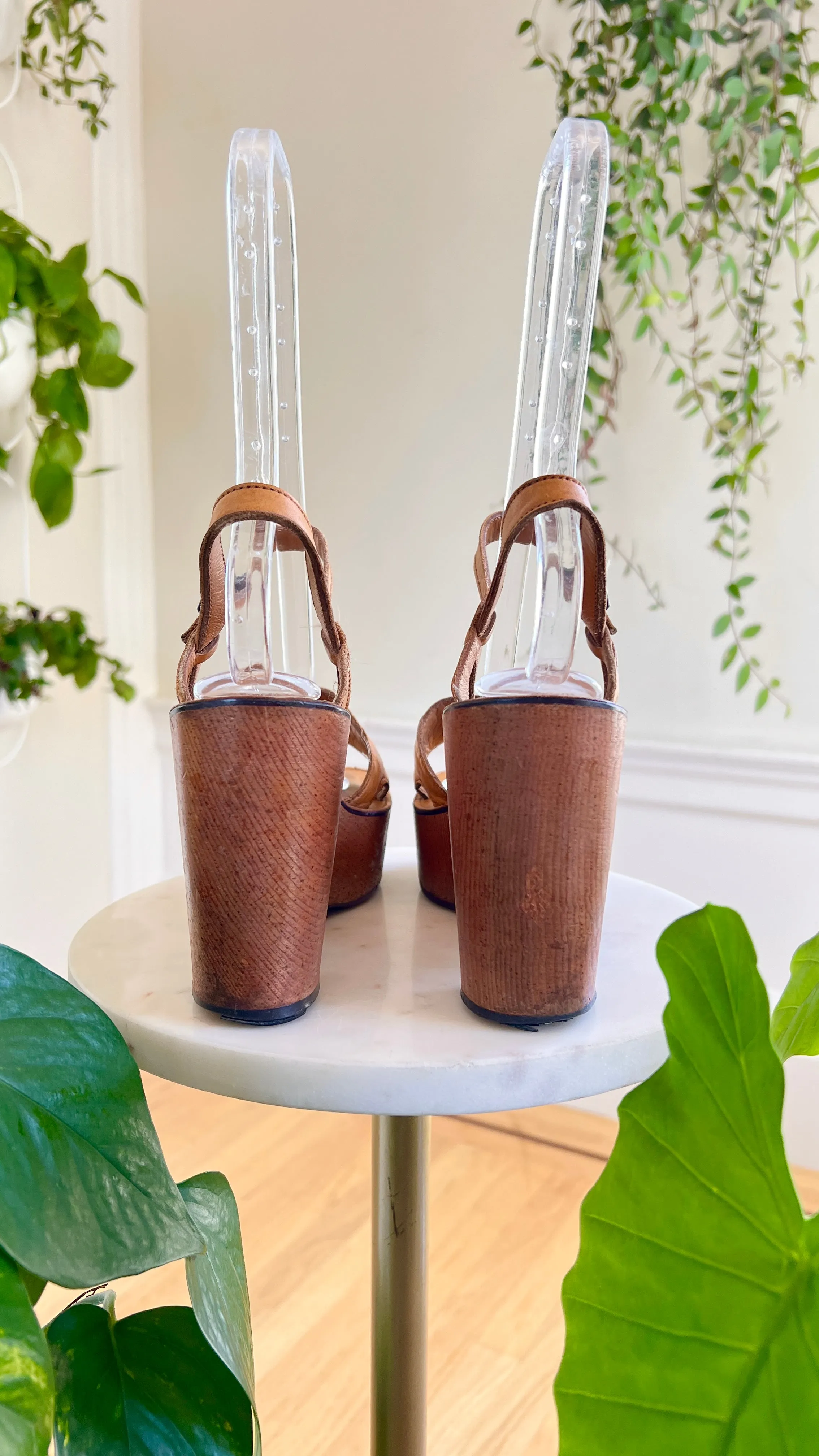 1970s Leather & Wood Platform Sandals | size US 8