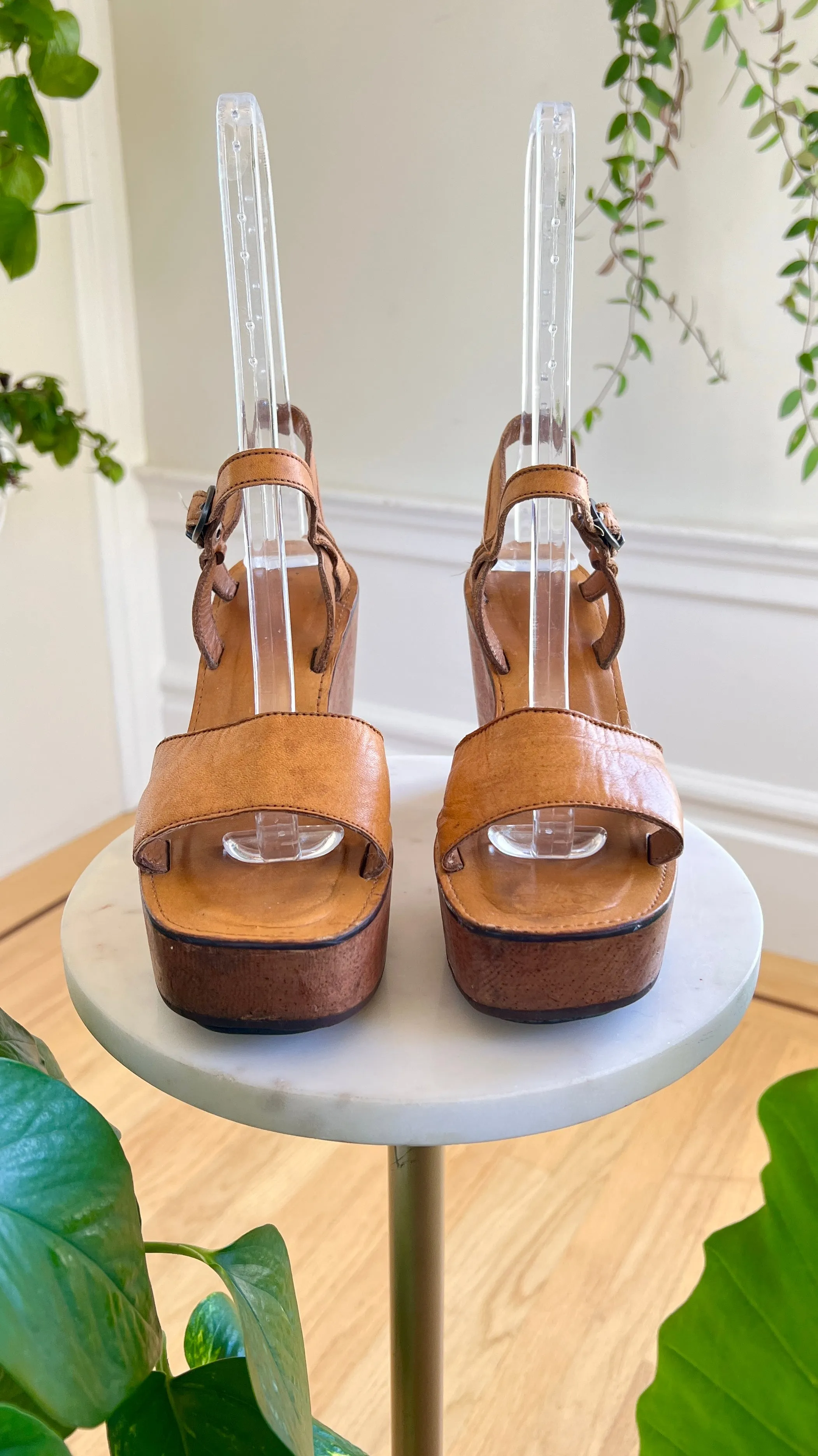 1970s Leather & Wood Platform Sandals | size US 8