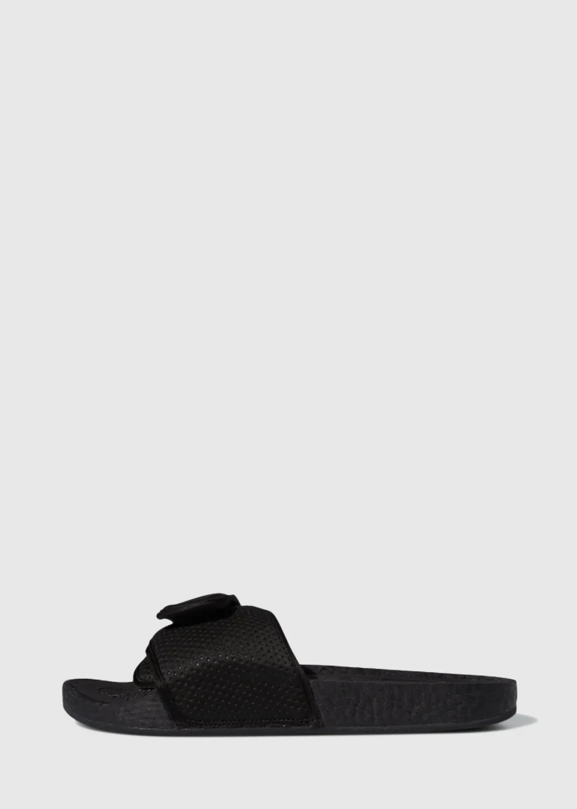 ADIDAS X PHARRELL WILLIAMS: BOOST SLIDE [BLACK]