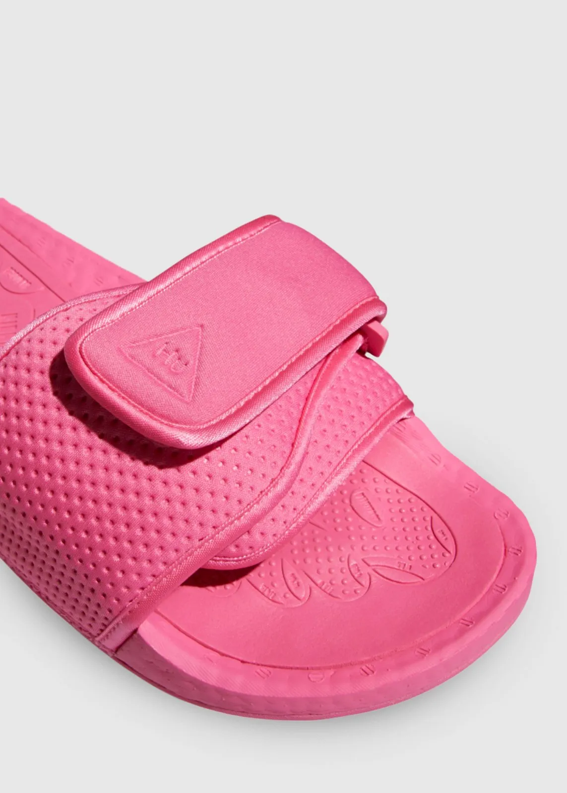 ADIDAS X PHARRELL WILLIAMS: BOOST SLIDE [PINK]